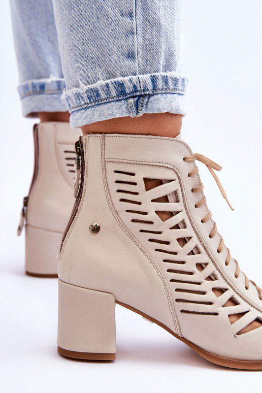 Botines calados de modelo exclusivo para mujer en color marfil