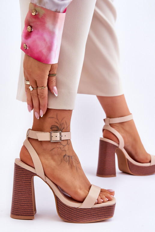 Sandalias de mujer con plataforma en color beige Marina