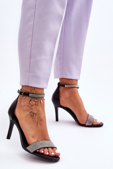 Zapatos con tacón fino en color negro Perfecto 2