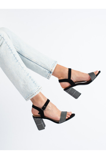Zapatos Shelovet negros con tacones elegantes. 2