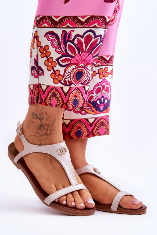 Sandalias planas color arena S.Barski con adornos