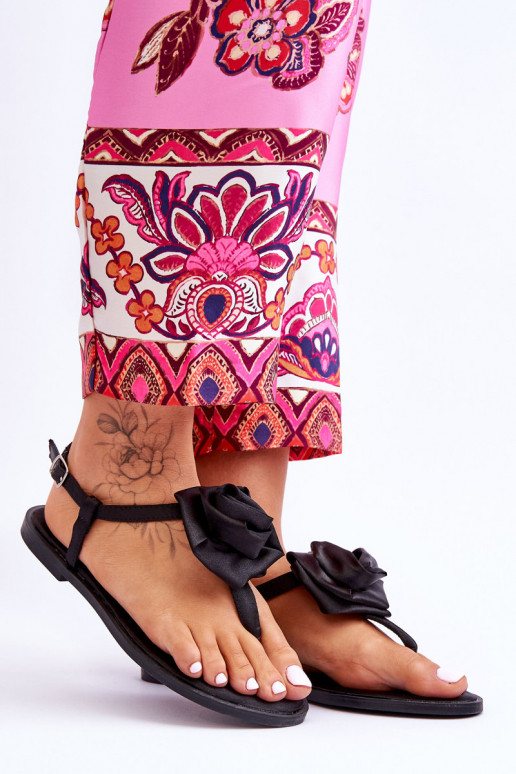 chanclas en color negro Carisma