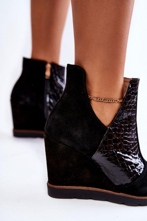Botas de ante con plataforma en color negro Alda
