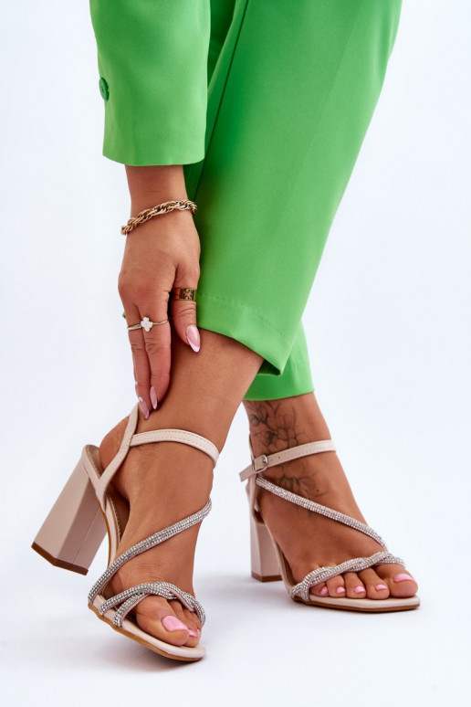 Sandalia para mujer con ojales y tacones brillantes, beige Carlotta