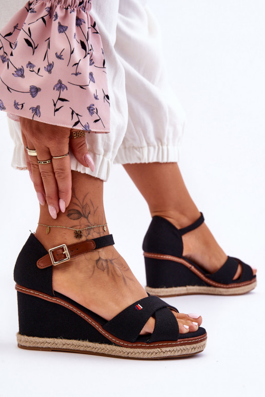 Sandalias negras con plataforma Janet