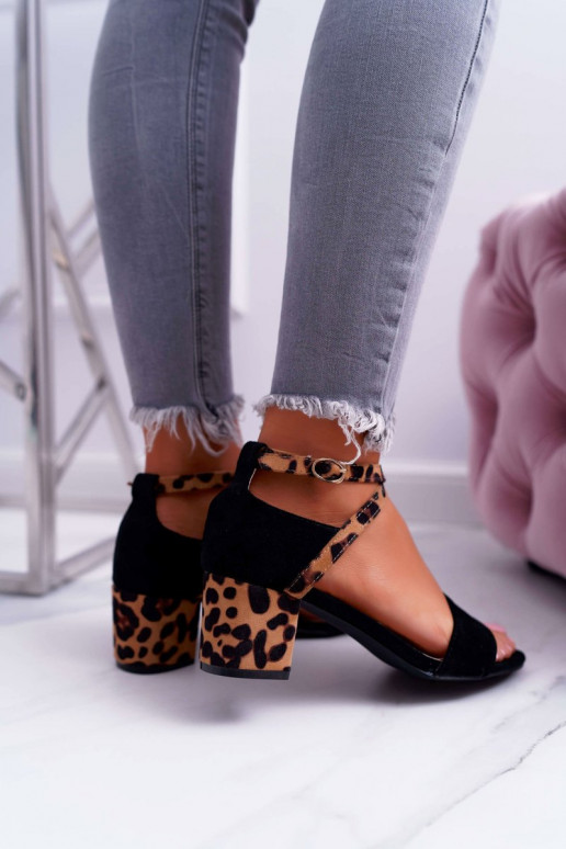 Sandalias de mujer de tacón Lu Boo con estampado de leopardo en color negro Fall In Love