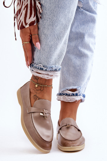 Mocasines de mujer modelo clásico en color gris Cortez.