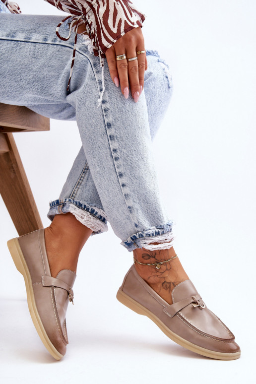 Mocasines de mujer modelo clásico en color gris Cortez.