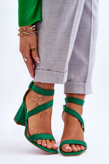 Elegantes zapatos de tacón en ante en color verde Lanes