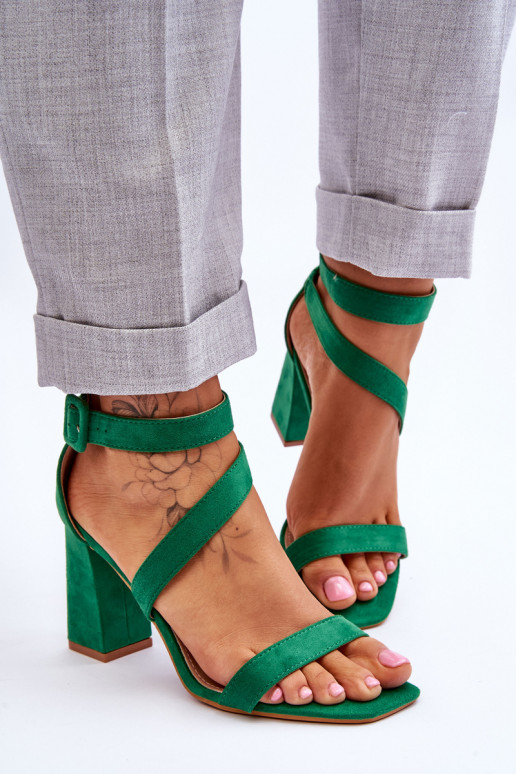 Elegantes zapatos de tacón en ante en color verde Lanes
