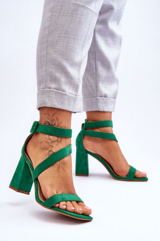Elegantes zapatos de tacón en ante en color verde Lanes