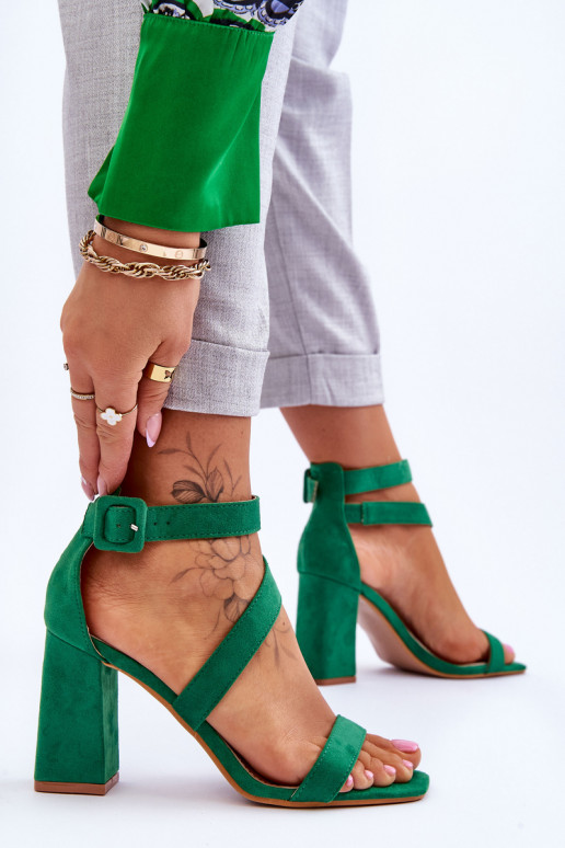 Elegantes zapatos de tacón en ante en color verde Lanes