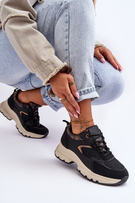 Zapatillas deportivas con cordones en color negro Escape.