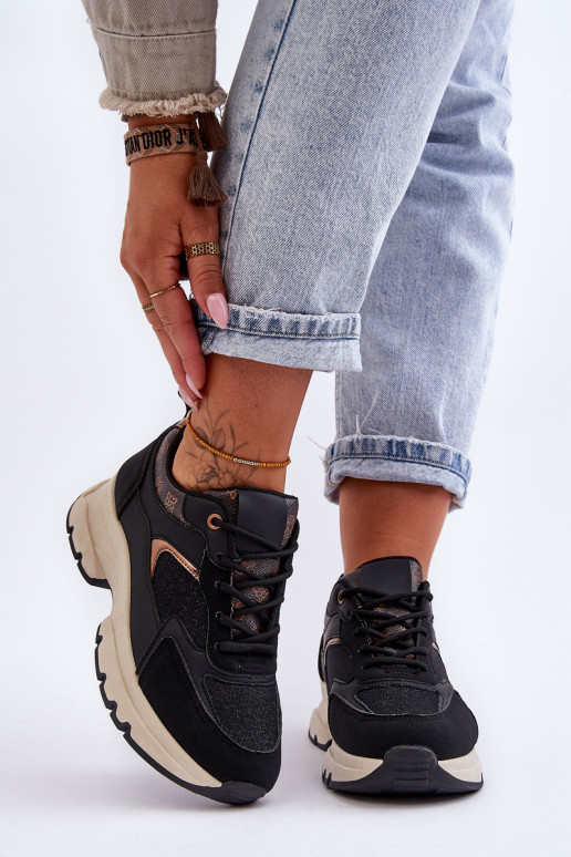 Zapatillas deportivas con cordones en color negro Escape.