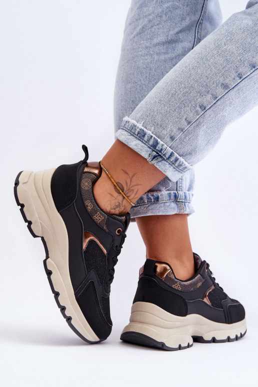 Zapatillas deportivas con cordones en color negro Escape.