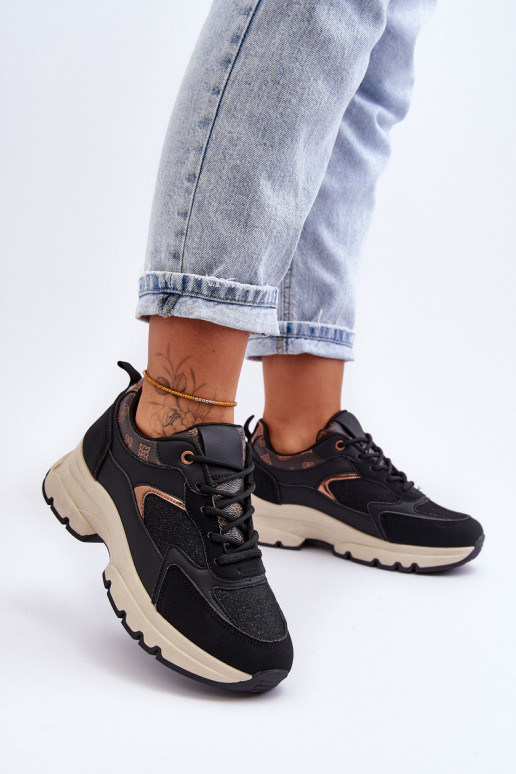 Zapatillas deportivas con cordones en color negro Escape.