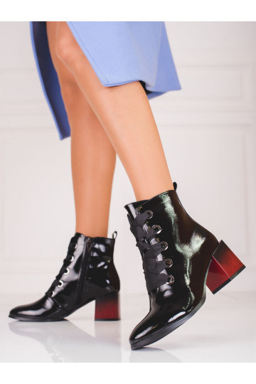 zapatos con cordones de...