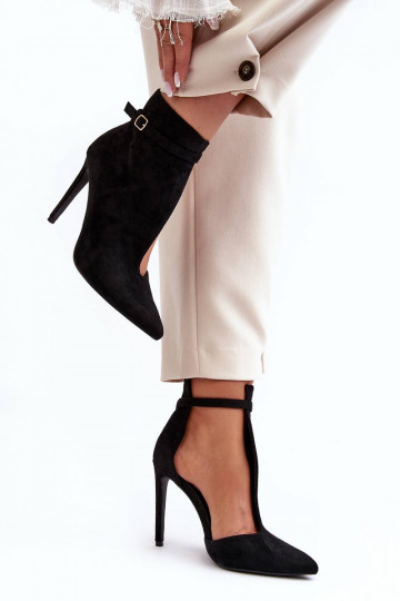 Zapatos de ante con tacón fino en color negro Amalundi