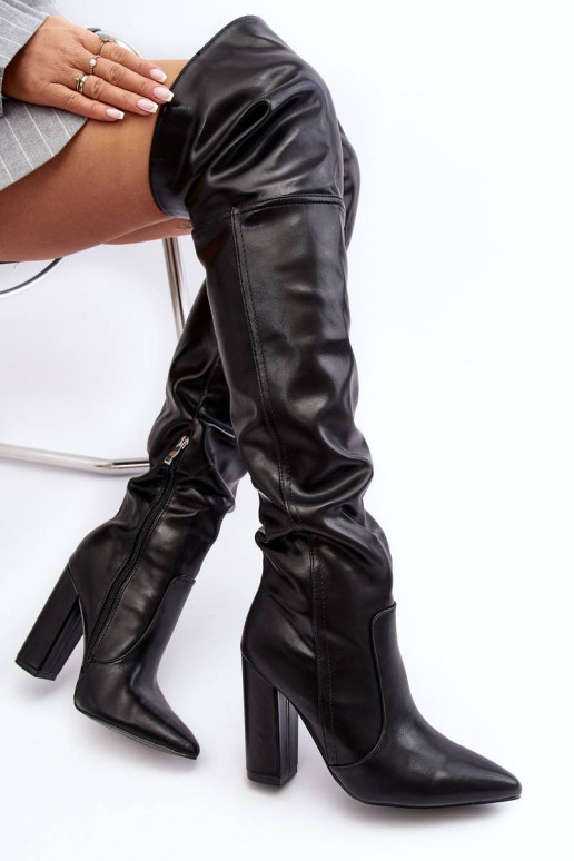 Botas de tacón alto por encima de la rodilla en negro de Jane