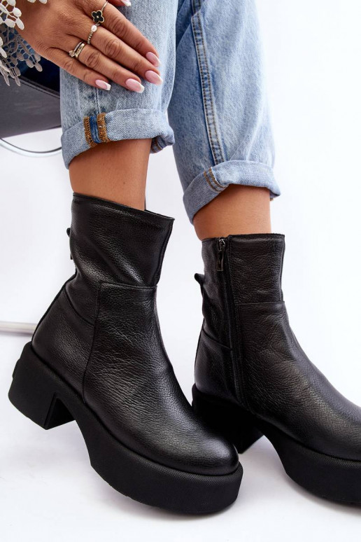 Botas con tacón bajo en color negro Lemar Volavola