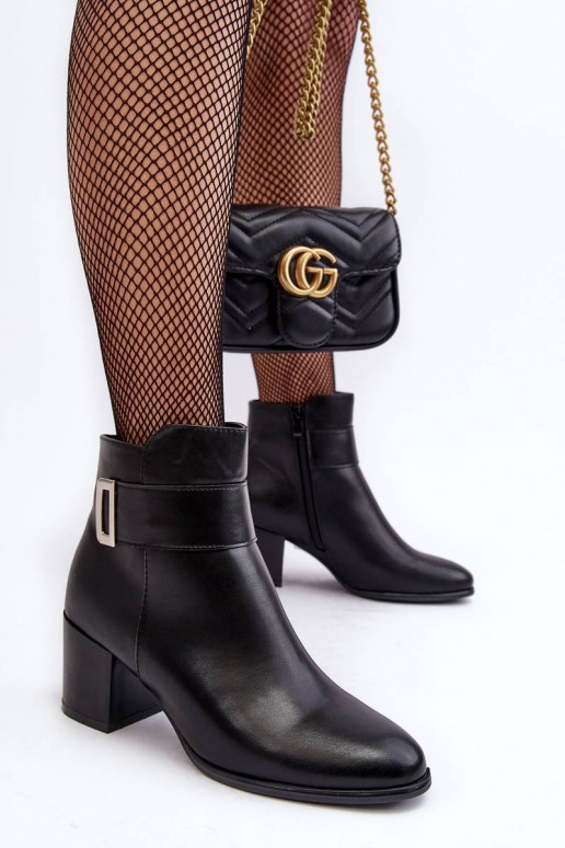 Botas con tacón alto en color negro Starines