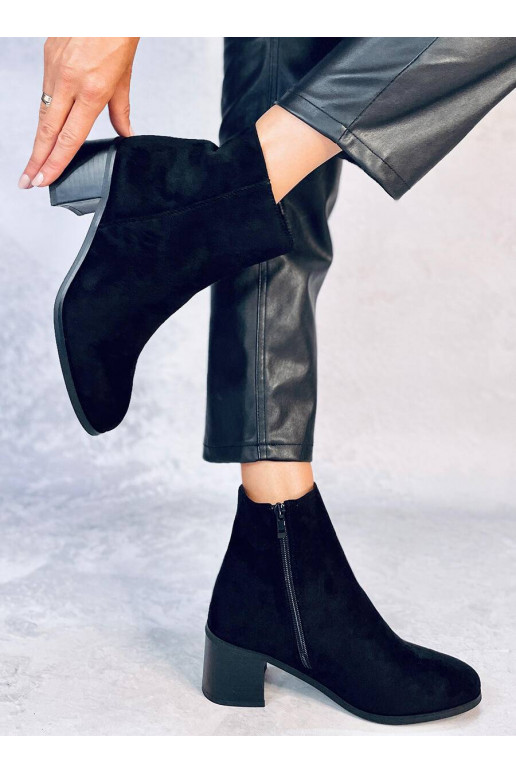 Zapatos de mujer con tacón en color negro ANNIE BLACK