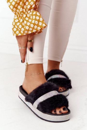 Zapatillas de casa con plataforma y pelo en color negro Impress