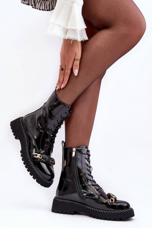 Botas lacadas con adornos en negro S.Barski