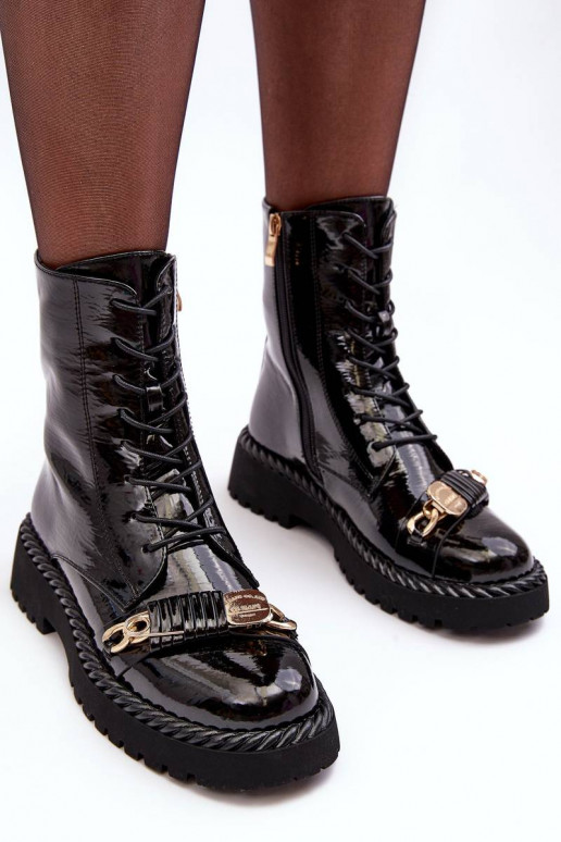 Botas lacadas con adornos en negro S.Barski