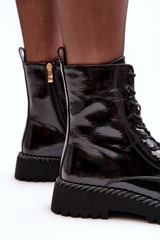 Botas lacadas con adornos en negro S.Barski
