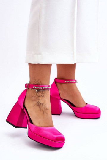 Zapatos de tacón ancho...