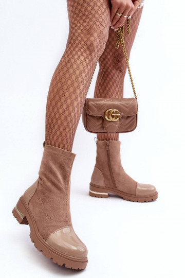 Botas de modelo clásico con tacón ancho en color beige Shendete