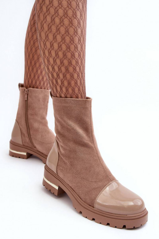 Botas de modelo clásico con tacón ancho en color beige Shendete