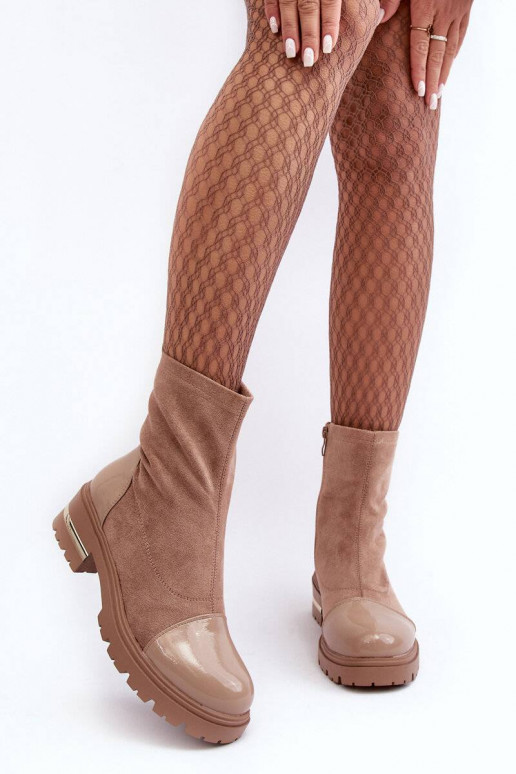 Botas de modelo clásico con tacón ancho en color beige Shendete