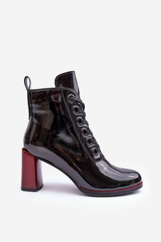 Botines con cordones y tacón efecto charol en negro S.Barski