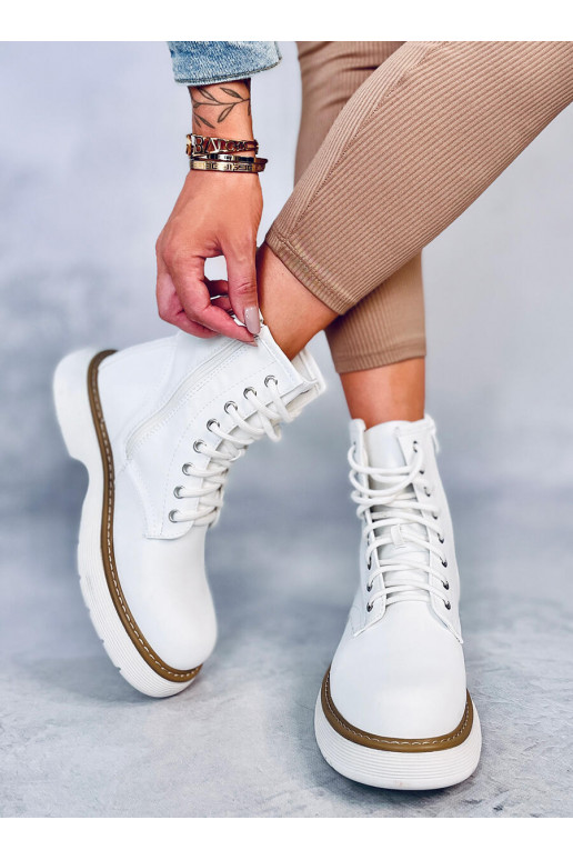 Botas con cordones en color blanco...