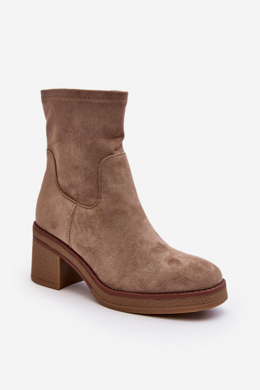 Botas con tacón color beige Argastis