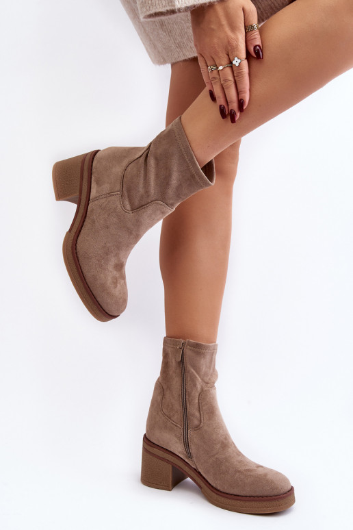 Botas con tacón color beige Argastis