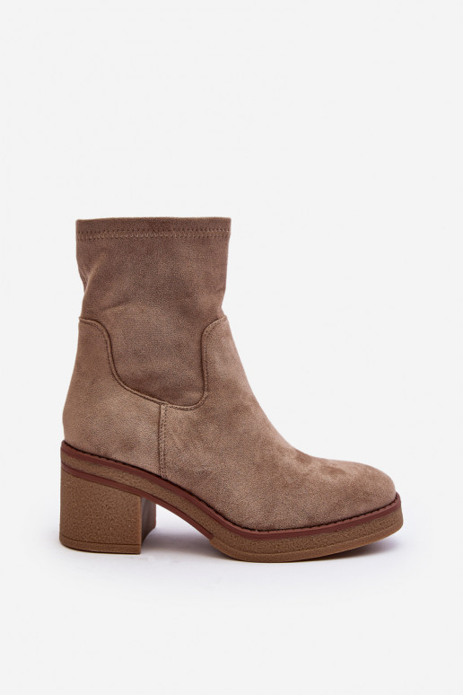 Botas con tacón color beige Argastis