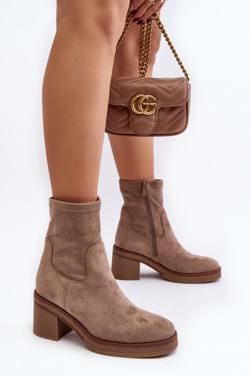 Botas con tacón color beige Argastis