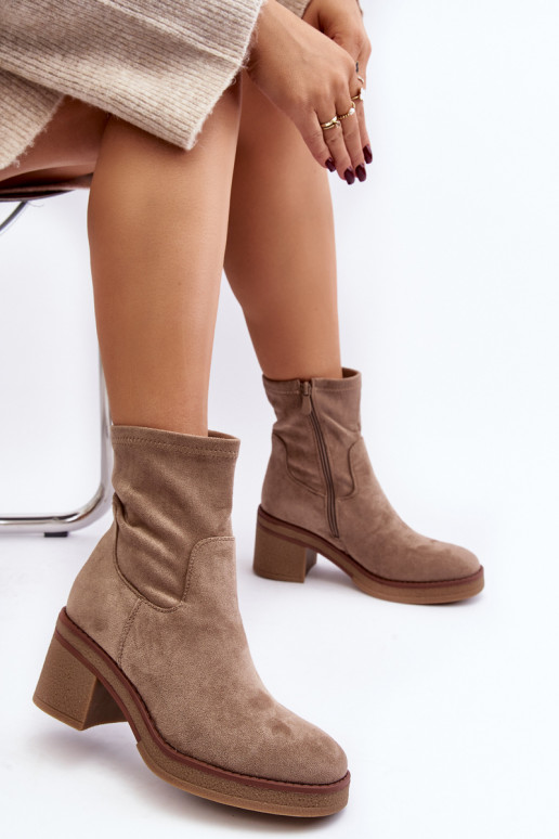 Botas con tacón color beige Argastis