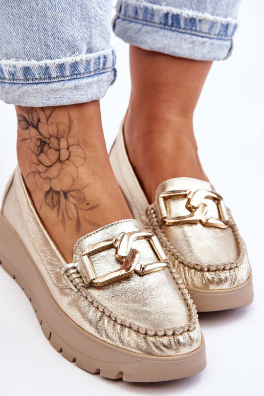 Mocasines de plataforma con adornos dorados de Lemar Desmond