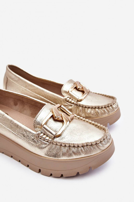 Mocasines de plataforma con adornos dorados de Lemar Desmond