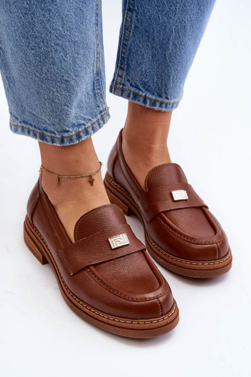 Mocasines marrones para mujer.