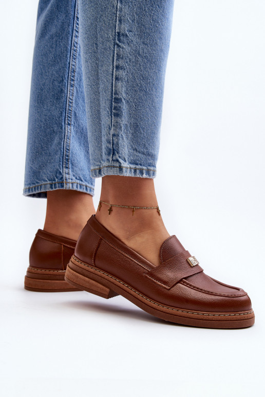 Mocasines marrones para mujer.