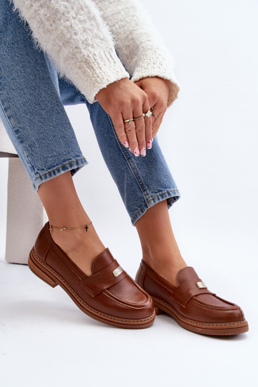 Mocasines marrones para mujer.