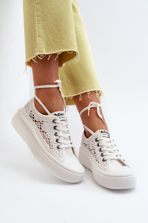 Zapatos de ocio con motivos de encaje en color blanco Lee Cooper