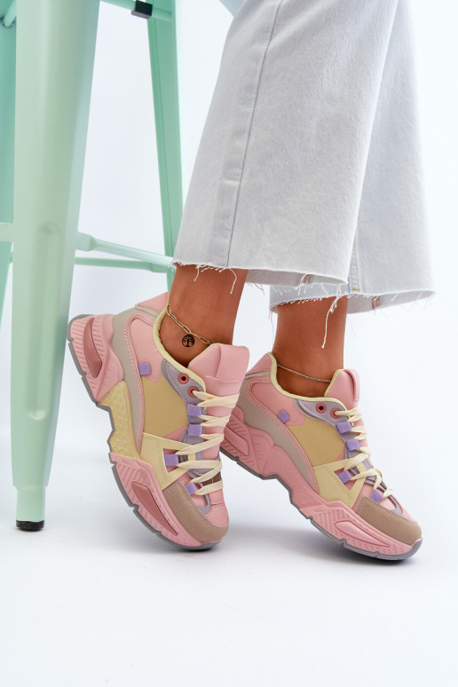 Zapatos deportivos con suela maciza... Zapatos deportivos con suela maciza...