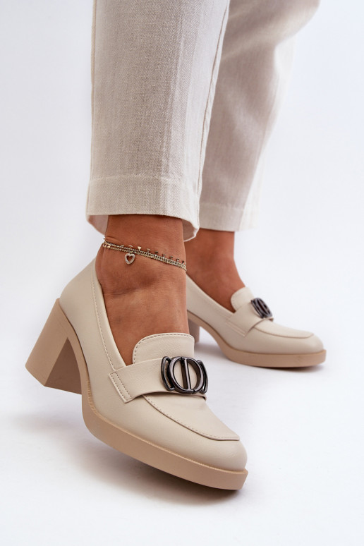 Zapatos de tacón con adornos beige Nedarea