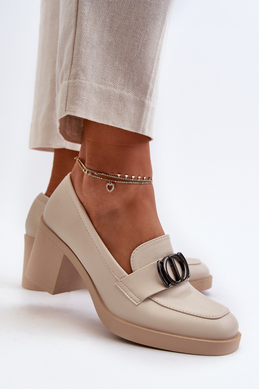Zapatos de tacón con adornos beige Nedarea